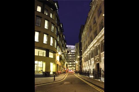 Wilkinson Eyre's plans for a footbridge between two Deutsche Bank buildings in the City of London